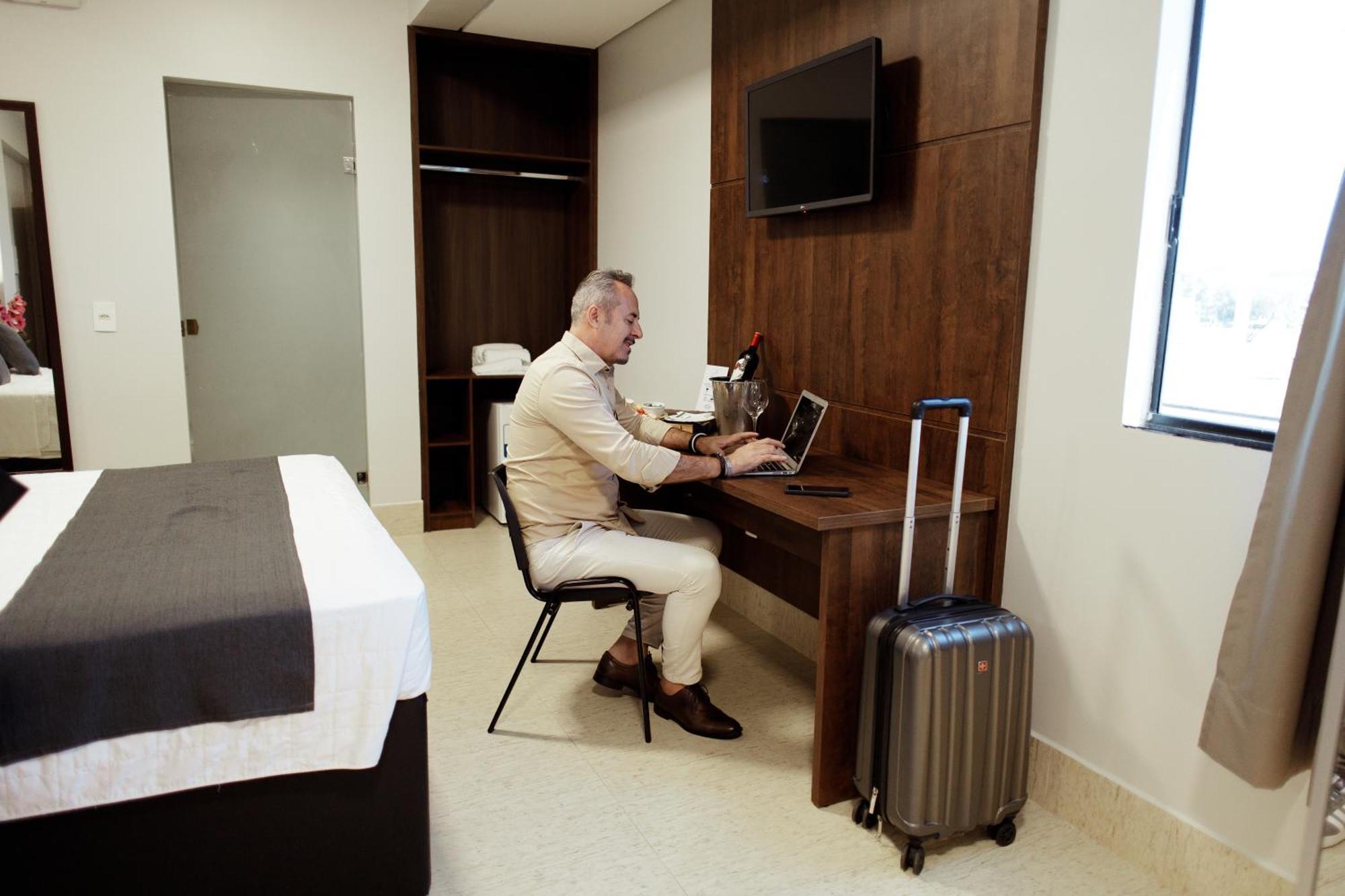 Roma Hotel By H Hoteis - Airport Brasilia Esterno foto
